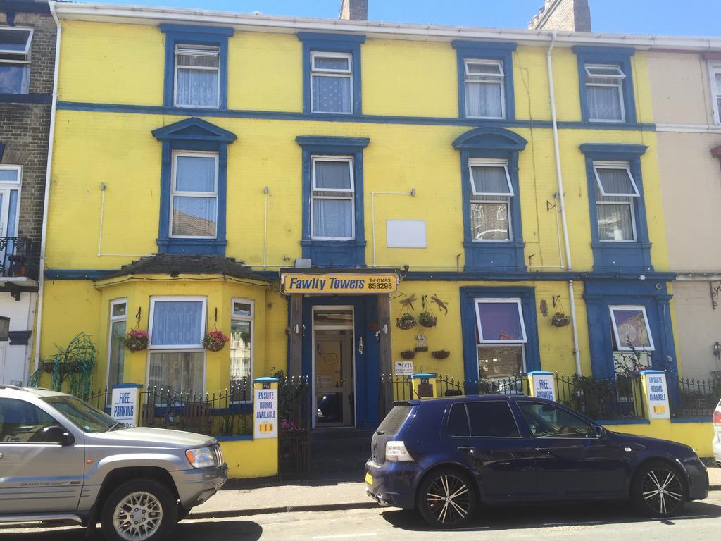 Fawlty Towers Hotel Great Yarmouth Exterior foto