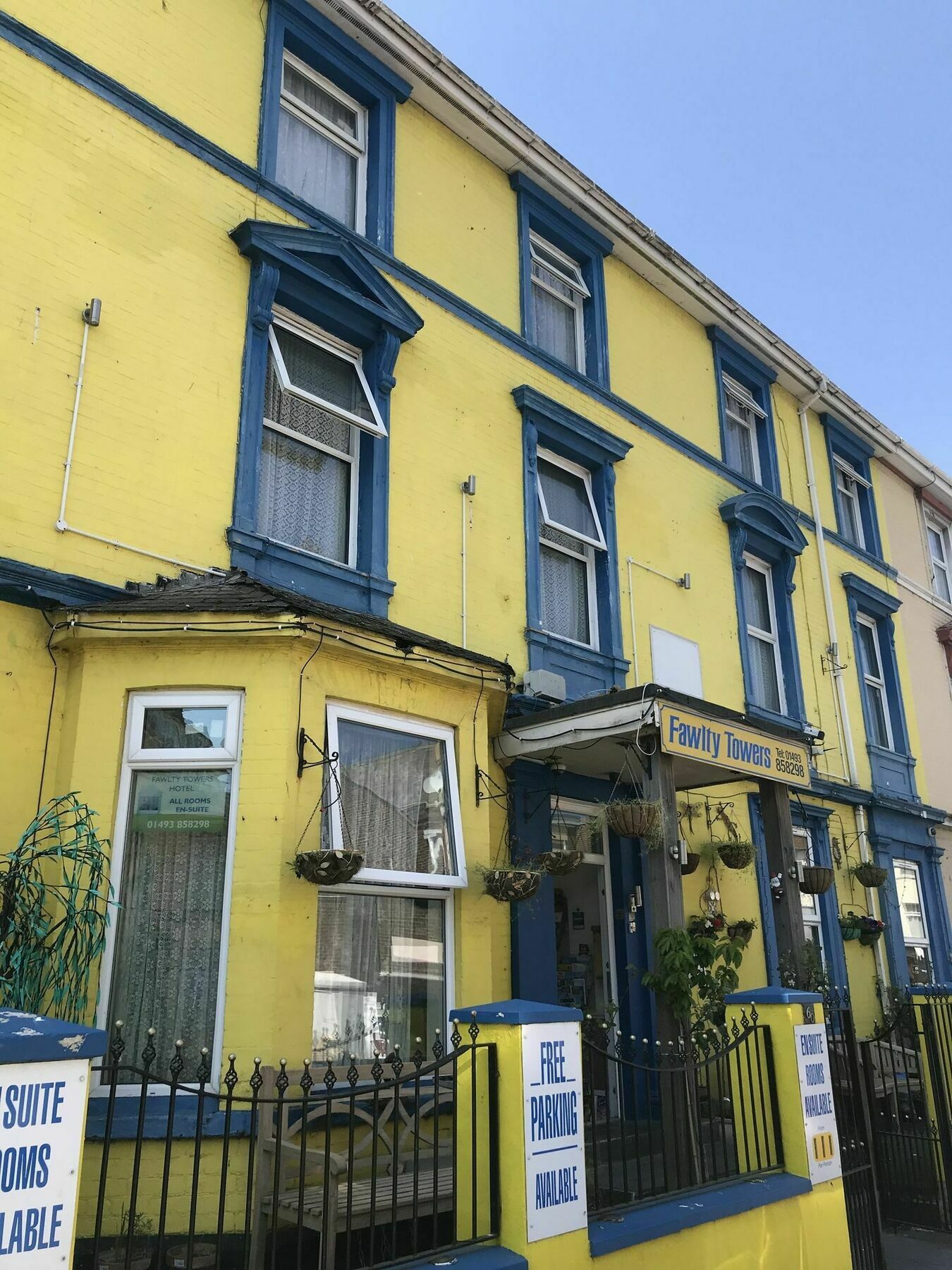 Fawlty Towers Hotel Great Yarmouth Exterior foto